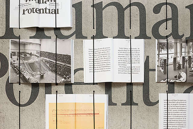 Näyttelytekstejä seinää vasten