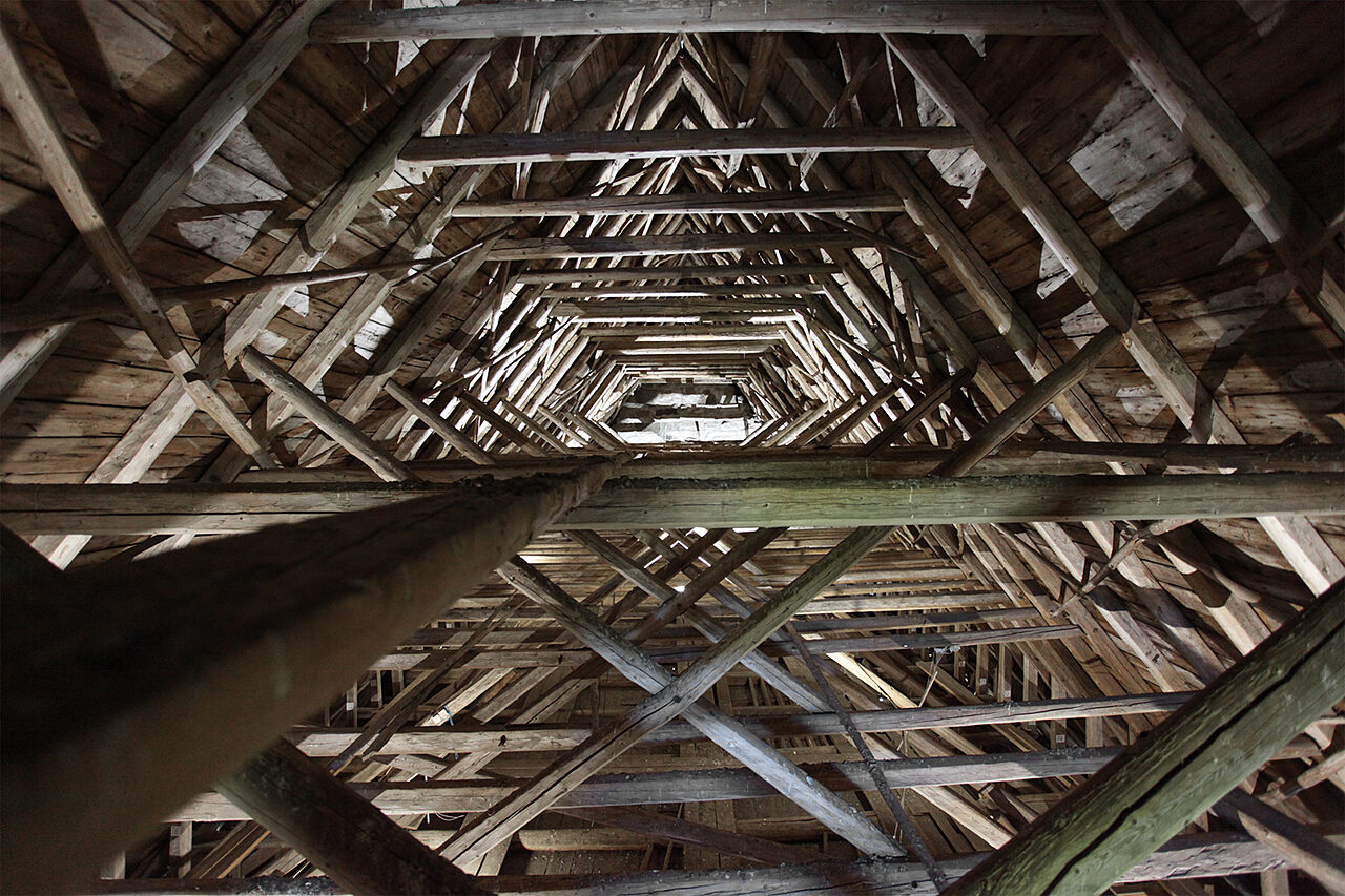 kirkon puiset kattoristikot